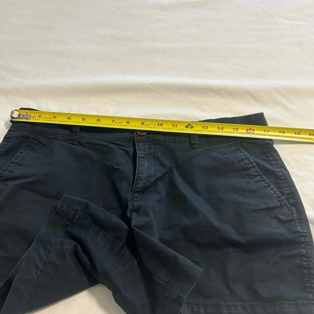 Old Navy Womens Black Chino Shorts Size 8 Mid Rise 3.5 Inch Inseam Casual